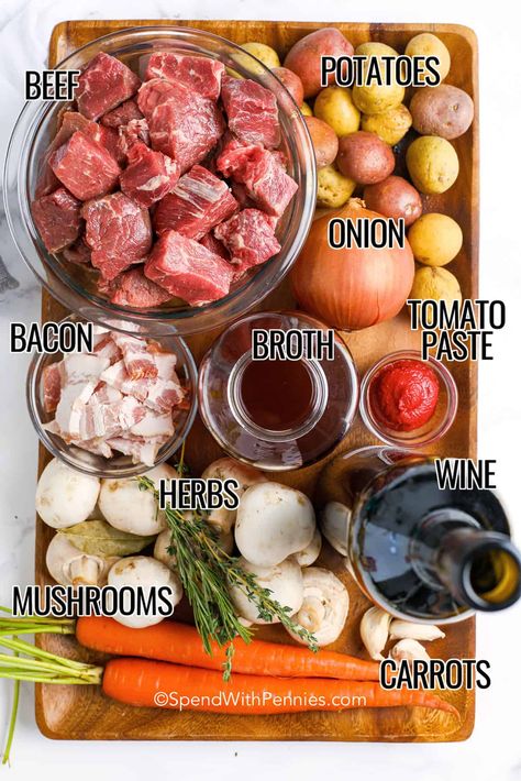 Beef Burgignion, Recipes With Merlot Wine, Recipes With Pearl Onions, Beef Bergeron Recipe, Recipes With Wine Cooking, Boeuf Bourguignon Recipe, Roasted Beef Recipes, Beef Burgonione, Beef Merlot Recipe