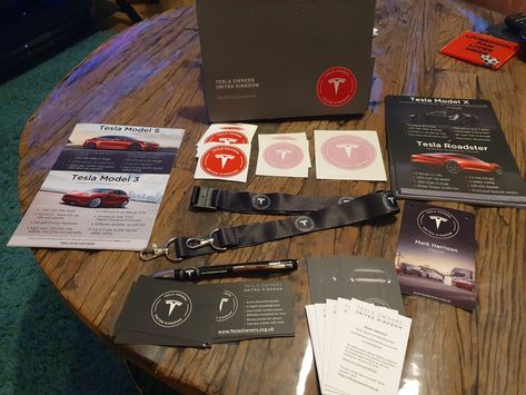 I received my Tesla Owners founding supporter pack today #veryhappy #happy #tesla #teslamodel3 #model3 #teslaowners #flyers #cards #businesscards #referalcode #teslaownersuk #teslamarkglasgow #lanyard #pen #stickers Tesla Card, Tesla Owner, Billie Eilish Vídeos, Id Card Template, Tesla Roadster, Tesla Car, New Photo Download, Car Gifts, Photo Download