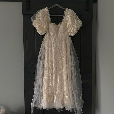 Tulle Dress. Off The Shoulder Style. Back Zipper. Back Now Tie. Midi Length. Never Worn. Perfect For Engagement Pictures, Bridal Shower, Rehearsal Dinner, Etc. Rehersal Dinner Dress, Rehersal Dinner Dresses, Cream Bridesmaid Dresses, Fall Floral Dress, Sew Simple, Dream Prom, Chiffon Wedding Dress, Elopement Dress, Dream Dresses