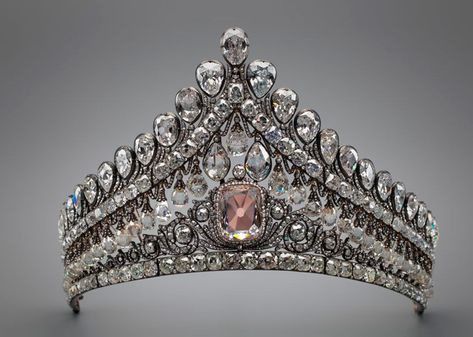 Maria Feodorovna, Royal Crown Jewels, Tiaras Jewellery, Royal Crowns, Beautiful Tiaras, Royal Tiaras, Diamond Bows, Diamond Tiara, Royal Jewels