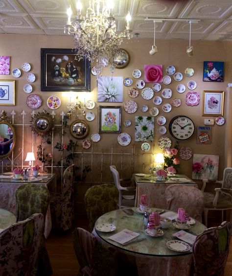 English Rose Tea Room Carefree, AZ so lovely... Bakery Vintage, Tea Room Decor, Dream Cafe, Tea And Crumpets, Shabby Chic Tea, Tea Places, Tea Shops, London Tea, Asian Tea