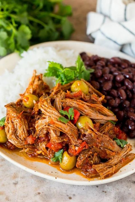 Ropa Vieja Recipe, Best Mexican Food, Dinner Favorites, Puerto Rican Dishes, Puerto Rico Food, Boricua Recipes, Cuban Food, Beef Roast, Pot Roast Slow Cooker