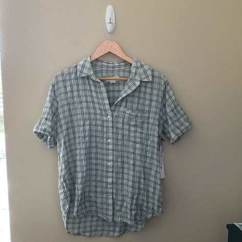 Nwt Women’s Treasure & Bond Stella Green Plaid Short Sleeve Button Down Top, Brand New Condition, Size Xs. Bundle And Save! Measurements Pit To Pit - 20” Shoulder To Front Hem - 24” Shoulder To Back Hem - 27” Short Sleeve Shirt Over Long Sleeve, Short Sleeve Button Down Outfit, Short Sleeve Flannel Outfits, Womens Button Up Shirt, Sleeve Shirt Outfit, Homecoming 2024, Short Sleeve Plaid Shirt, Striped Boyfriend Shirt, Button Down Outfit