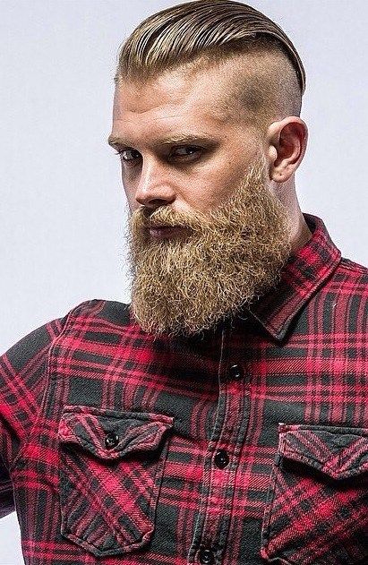 The Bandholz beard is smart and sexy. Here are the 11 shirts that will elevate your bearded look. Barba Hipster, Mens Beard, Beard Haircut, Long Beard, Best Beard Styles, Beard Game, Beard Hairstyle, Great Beards, Beard Tattoo