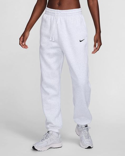 Nike Sportswear Phoenix Fleece Women's High-Waisted Oversized Sweatpants. Nike.com Nike Jogger Outfit Women, Nike Sweatsuit Outfits Women, Nike Joggers Outfit Women, Nike Sweatsuit Outfits, Nike Joggers Outfit, Sweatsuit Outfits Women, Ensemble Nike, Joggers Outfit Women, Sweatsuit Outfits