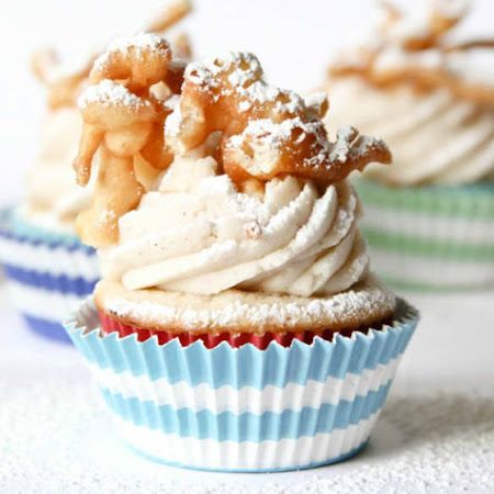 Funnel Cake Cupcakes Funnel Cake Cupcakes, Decadent Recipes, Summer Cupcakes, Carnival Food, Oreo Dessert, Funnel Cake, Cake Cupcakes, Fair Food Recipes, Dessert Cupcakes