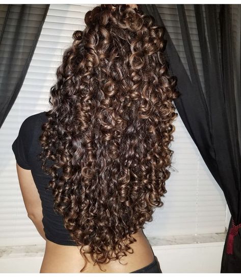 Brown Hair Natural Curls, Curly Hairstyles Thick, Long Curly Hair Brown, Long Hair Curly Hairstyles, Brown Hair Natural, Curly Hairstyles Long, Curly Hair Brown, Hair Long Curly, Long Curly Hairstyles