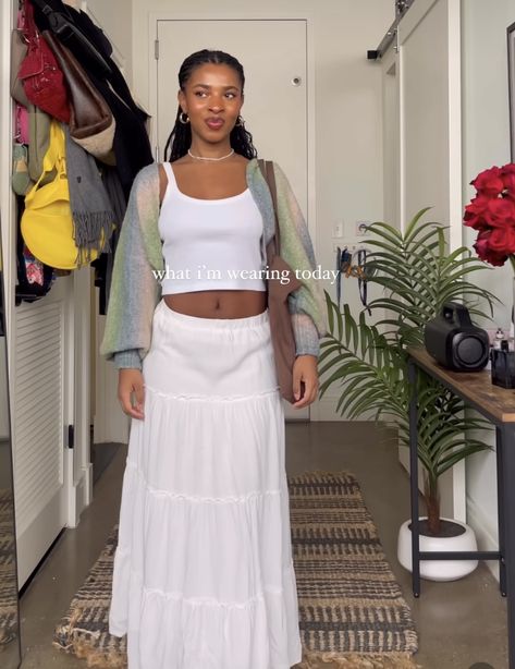 White Maxi Skirt Outfit, Skirt Outfits Aesthetic, White Skirt Outfits, Spring Skirt Outfits, Skirt Outfit Summer, Long Skirt Outfits, White Maxi Skirts, Maxi Skirt Outfits, Outfit Look