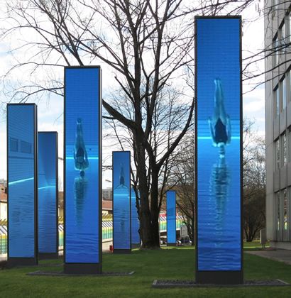 Seven Screens- Projections Depicting the future Metropolis Power Of Water, Wayfinding Signage Design, Skateboard Pictures, Street Installation, Landscape Elements, Street Marketing, New Media Art, Wayfinding Signage, Outdoor Advertising