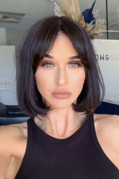 Bob Ideas, Gambar One Direction, Short Bobs, Growing Hair, Haircuts Ideas, Beautiful Haircuts, Bob Haircut With Bangs, Bob Hair, Short Hair With Bangs