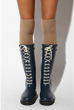 Love those welly socks coming out of these Ilse Jacobsen boots Rain Boot Outfit, Cute Rain Boots, Welly Socks, Pink Raincoat, Ilse Jacobsen, April Showers, Rubber Boots, Boots Outfit, Knee High Sock