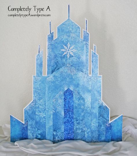 How to make Elsa's Ice Castle from Disney's Frozen.  Free pattern and tutorial. Elsa Castle, 4de Verjaardag, Frozen Castle, Frozen Decorations, Frozen Bday Party, Disney Frozen Party, Frozen Birthday Theme, Ice Castle, Anniversaire Diy