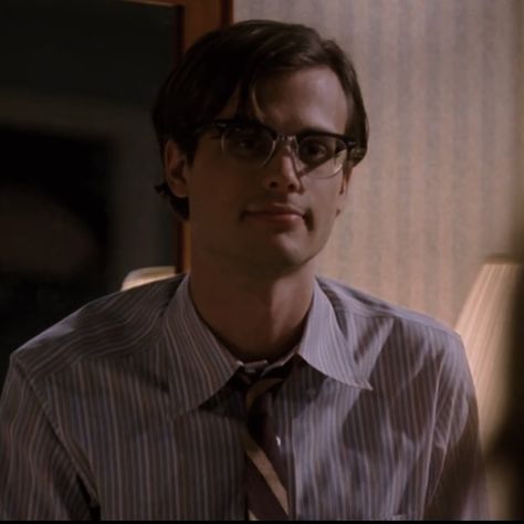 Season One Spencer Reid, S1 Spencer Reid, Glasses Spencer Reid, Season 2 Spencer Reid, Spencer Reid Season 2 Glasses, Spencer Reid Glasses, Spencer Reid Season 1, Spencer Reid Icon, Matthews Friends