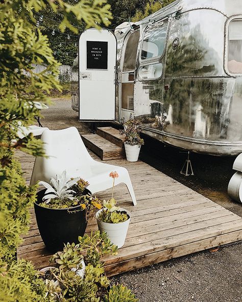 Inside The Cool Boho Airstream From Tin Can Homestead Boho Airstream, Airstream Camping, Caravan Vintage, Airstream Basecamp, Airstream Living, Airstream Flying Cloud, Airstream Travel Trailers, Airstream Campers, Airstream Remodel