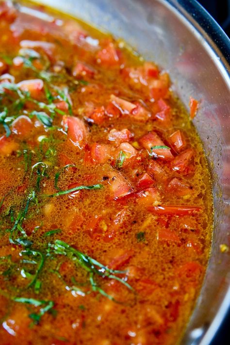 This fresh tomato sauce cooks up in less than 10 minutes and is made with fresh Roma tomatoes, basil and garlic. Grated Tomato Sauce, How To Use Up Roma Tomatoes, Strained Tomatoes Pasta Sauce, Mediterranean Tomato Sauce, Fresh Plum Tomato Sauce, Fresh Tomato Basil Sauce, Basil Tomato Recipes, White Wine Tomato Pasta Sauce, Fresh Tomato And Basil Recipes