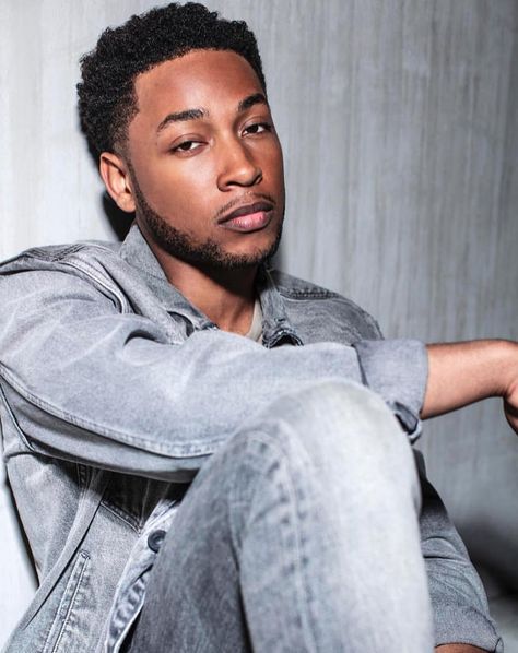 Jacob Latimore, Latin Men, Man Candy, Hot Actors, Light Skin, Brown Skin, Pictures To Draw, Black Men, Most Beautiful