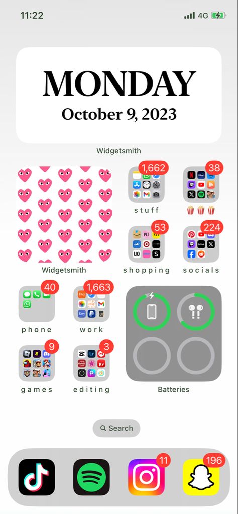 Asthetic Ways To Set Up Your Phone, How To Design Your Phone, Cute Phone Set Ups, Organization Ideas For Phone, Cute Ways To Decorate Your Phone, Organizing Ideas For Phone, Widgets Phone Ideas, Homescreen Layout Preppy, Phone App Organization Aesthetic