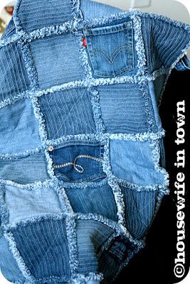 Have one of these already my mom made - finally got enough denim and old jeans to make another...love the jean pockets quilted in! Rag Quilt Instructions, Återvinna Jeans, Denim Rag Quilt, Artisanats Denim, Recyceltes Denim, Rok Denim, Denim Quilts, Blue Jean Quilts, Jeans With Holes