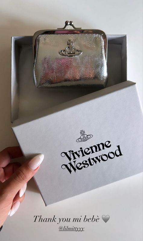 Viviane Westwood, Luxury Bags Collection, Image Swag, Cute Wallets, Wardrobe Update, Fancy Bags, Japanese Aesthetic, Fashion Wishlist, Wallet Pouch