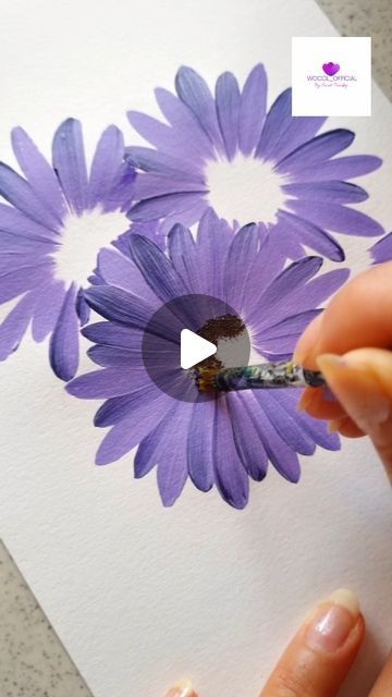 Painting From Acrylic Paint, Pictures For Painting Ideas, Different Flowers Painting, How To Paint A Simple Flower, Easy Flower Art Painting, Mom Painting Ideas Easy, Flower Painting Inspiration, How To Paint Flowers On Canvas, Pretty Flower Paintings Easy