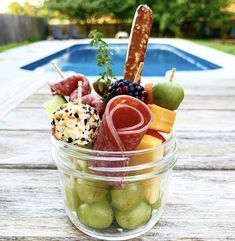 New Food Trends, Charcuterie Inspiration, Party Food Platters, Charcuterie And Cheese Board, Charcuterie Recipes, Snacks Für Party, Party Food Appetizers, Food Trends, Food Platters