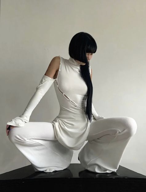 Simple Futuristic Fashion, Futureristic Outfits, Futuristic Dystopian Fashion, Futuristic Outfit Ideas, Futuristic Aesthetic Future Fashion, Futuristic Outfits Women, Space Fashion Futuristic, Futuristic Fashion Aesthetic, Dystopian Aesthetic Clothes