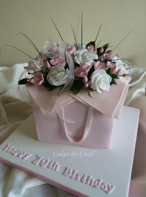 Cake With Flowers, Cakes For Women, Crazy Cakes, Cake Boss, Unique Cakes, Gift Cake, Novelty Cakes, Gorgeous Cakes, Floral Cake