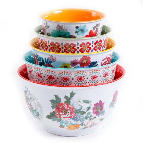 There are few things I love more than a set of nesting mixing bowls, and I have two melamine sets in my product line that I use all. the. TIME. I truly love them.   There are five bowls in the… Pioneer Woman Dishes, Pioneer Woman Kitchen Decor, Ceramic Bakeware Set, Cocina Shabby Chic, Baked French Toast Casserole, Ceramic Mixing Bowls, Pioneer Woman Kitchen, Chocolate Sheet Cake, Ceramic Bakeware