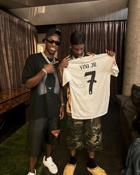 Vinicius Jr. ⚡️🇧🇷 on Instagram: "I knowwwww
I knowwwwwww
I knowwwwwwwww @travisscott 🌵🤝🏿7️⃣" Travis Scott Aesthetic, Travis Scot, Travis Scott Wallpapers, Vini Jr, Meaningful Pictures, King Kylie, Rap Aesthetic, Mens Fashion Streetwear, Best Rapper