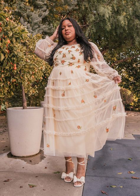 Plus Size Fairycore, Fairycore Outfit, Liz Dress, Pictures Engagement, Lifestyle Shoot, Church Dress, Night Style, Hair Bridesmaid, Royal Dresses