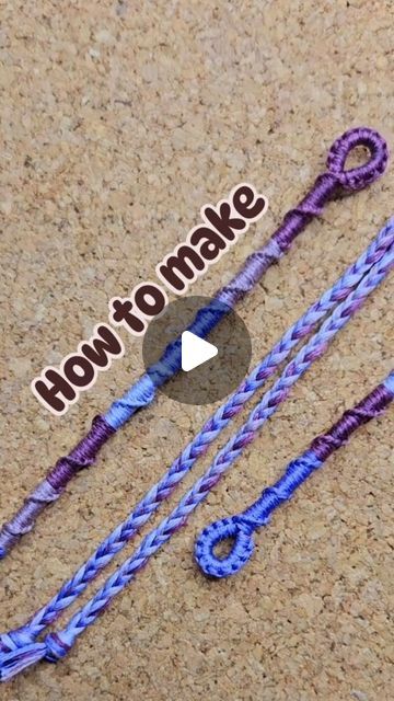 Making Thread Bracelets, Friendship Bracelets Tutorial Pattern, Threaded Bracelets Patterns, How To Make Bracelets With Thread Easy, Diy Thread Bracelets, Thread Bracelets Diy, Easy Friendship Bracelets Patterns, Easy Friendship Bracelets, Square Knot Bracelets