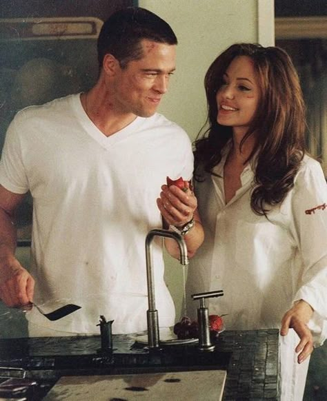 Mr. and Mrs. Smith Best Movie Couples, Ms Smith, Brad And Angelina, Mr And Mrs Smith, Brad Pitt And Angelina Jolie, Mr & Mrs Smith, Mrs Smith, Jolie Pitt, Actrices Hollywood