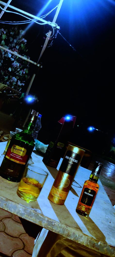 Daru Pic, Whisky Snap, Daru Bottle Drinks, Whisky Photography, Daaru Party, Daaru Party Pic, Aesthetic Tumblr Backgrounds, Saraswati Photo, Party Pic