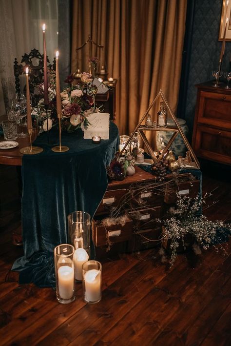 Chic Elopement, Jewel Tone Color Palette, Scotland Elopement, Cairngorms National Park, Jewel Tone Wedding, Interior Vintage, Dark Wedding, Jewel Tone Colors, Wedding Fans