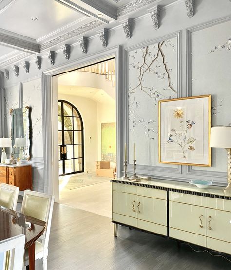 In Good Taste: Jenkins Interiors - Design Chic Design Chic Syd Mcgee, Jenkins Interiors, Jan Showers, Gracie Wallpaper, American Interior, House Aesthetic, Dining Room Art, Beautiful Dining Rooms, Studio Mcgee