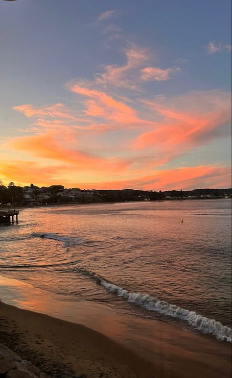 Pink sunset in Australia Australian Sunset, Sydney Sunset, Australia Sunset, Colour Inspiration, Pink Sunset, Blush Color, Australia Travel, Melbourne Australia, Auckland