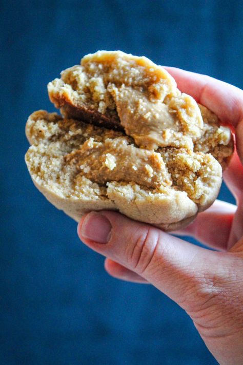 Levain Peanut Butter Cookies, Levain Peanut Butter Cookie Recipe, Ultimate Peanut Butter Cookies, Thick Peanut Butter Cookies, Peanut Butter Cookies Soft, Stuffed Peanut Butter Cookies, Cookies Soft And Chewy, Cookie Holiday, Gourmet Cookie