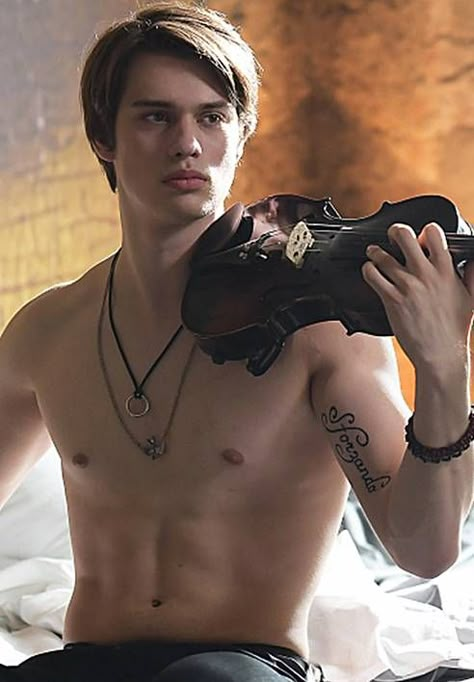 Rose Carpet, Nicholas Galitzine, Luke Evans, Hot Actors, Celebrities Male, Violin, Madonna, Blu Ray, Actors & Actresses