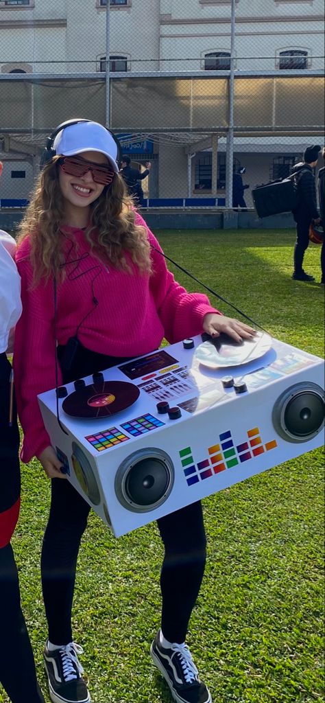 Drum Halloween Costume, Dj Halloween Costumes Women, Dj Costume Ideas, Dj Halloween Costume Kids, Piano Costume Diy, Dj Costume Women, Diy Dj Turntable Costume, Dj Costume For Kids, Music Teacher Halloween Costumes