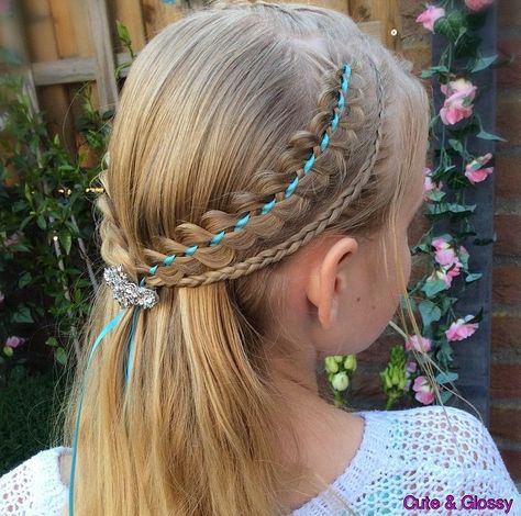 Half Up Hairstyle With Ribbon Braids Weave in ribbons in your little girls braids. Girls Haircuts Medium, Girls Updo, Childrens Hairstyles, Easy Little Girl Hairstyles, Beauty Apps, Two Braid Hairstyles, Haircut Styles For Women, Ribbon Braids