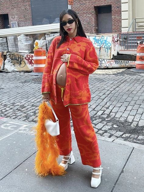 Streetwear Maternity Shoot, Y2k Maternity Outfits, Hot Maternity Outfits, Going Out Pregnancy Outfits, Pregnant Streetwear, Imani Aesthetic, Maternity Street Style Winter, Pregnancy Outfits Black Women, Pregnancy Street Style