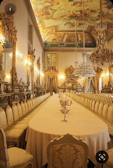 Dream Mansion, Luxury Dining Room, Baroque Architecture, Expensive Houses, Luxury Dining, Beautiful Architecture, Luxury House, Versailles, Luxury Interior