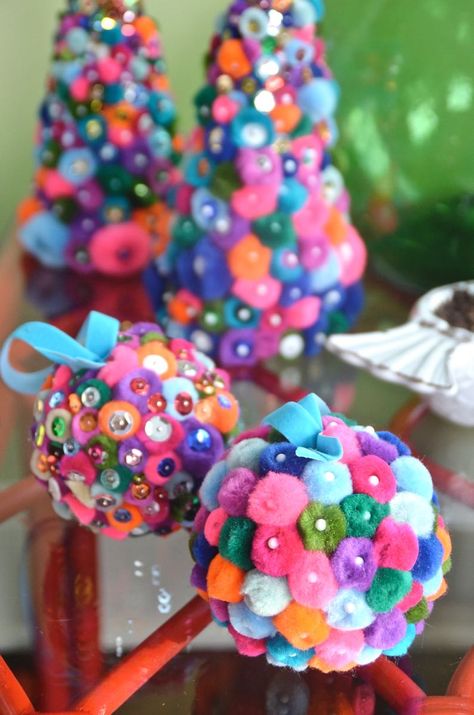 Felt And Sequin Ornaments, Pom Pom Christmas, Sequin Ornaments, Pom Pom Crafts, Christmas Decorations Ornaments, Noel Christmas, Christmas Crafts For Kids, Xmas Ornaments, Xmas Crafts