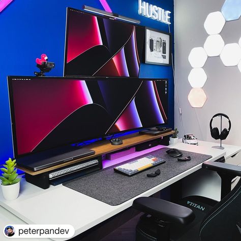 Wide Monitor Setup, Monitor Setup, Dual Monitor Setup, Computer Desk Setup, Desktop Setup, Video Game Rooms, Dream Office, Gaming Pcs, Gaming Room Setup