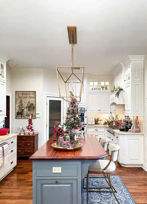 Christmas House Tours 2022, Christmas Tour Of Homes, Home Tours Traditional, Christmas Home Tours Inspiration, Christmas Home Tour 2022, Wall Pantry Ideas, Pole Barn Loft Ideas, Christmas Home Tours, Wall Pantry