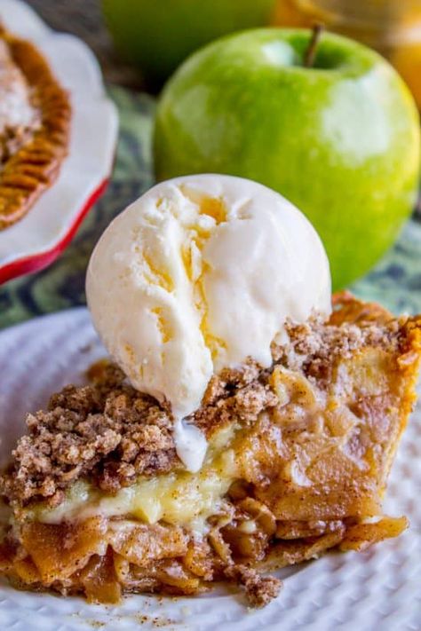 Apple Custard Pie, Apple Custard, The Food Charlatan, Cinnamon Streusel, Food Charlatan, Custard Pie, Fruit Pie, Streusel Topping, Deilig Mat