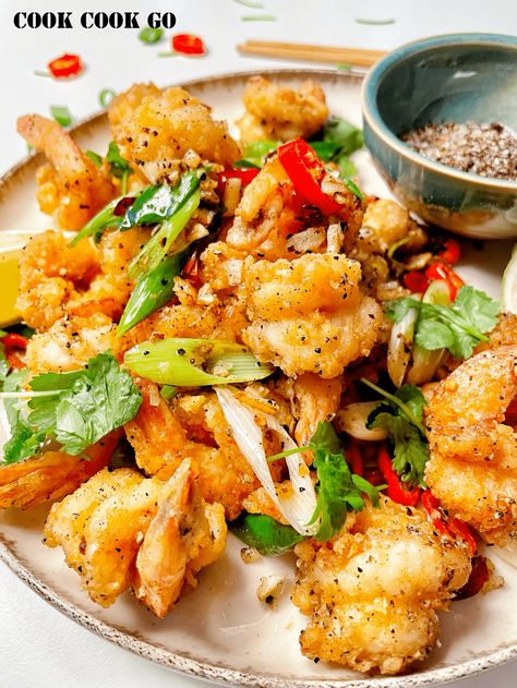 Salt and Pepper Crispy Shrimp - COOK COOK GO Sweet And Sour Prawns, Appetizer Dinner, Salt And Pepper Shrimp, Pepper Shrimp, Crispy Shrimp, Chinese Cooking Wine, Large Shrimp, Shrimp Dishes, Fried Shrimp