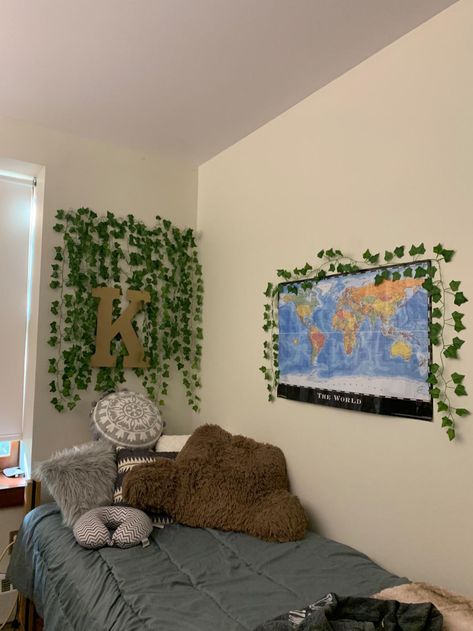 Leaves Hanging On Wall Bedroom, Fake Leaf Wall Decor, Vines For Bedroom, Vines For Room, Plant Bedroom Aesthetic, Plant Bedroom, Bedroom Decor Aesthetic, Hanging Leaves, Fake Greenery