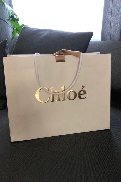 Luxury Paper Bag, Shopping Bag Design, Paper Bag Design, Luxury Packaging Design, Retail Bags, Clothing Packaging, Packaging Ideas Business, Luxury Branding Design, Branding Design Packaging