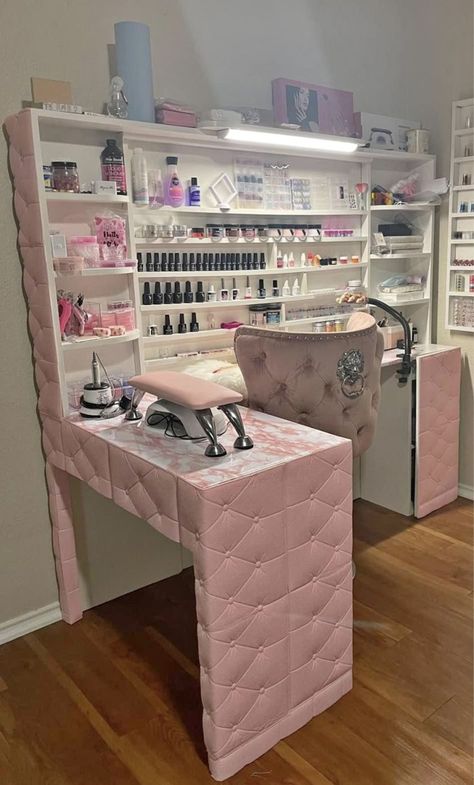 Nail Room Painting Ideas, Basement Nail Room, Nail Station Setup, Nail Supply Store Design, Nail Tech Desk Setup Bedroom, Tiny Nail Salon Ideas, Nail Desk Aesthetic, Nail Tech Station At Home Ideas, Nail She Shed